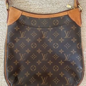 Louis Vuitton Odeon Monogram bag. Very good condition.